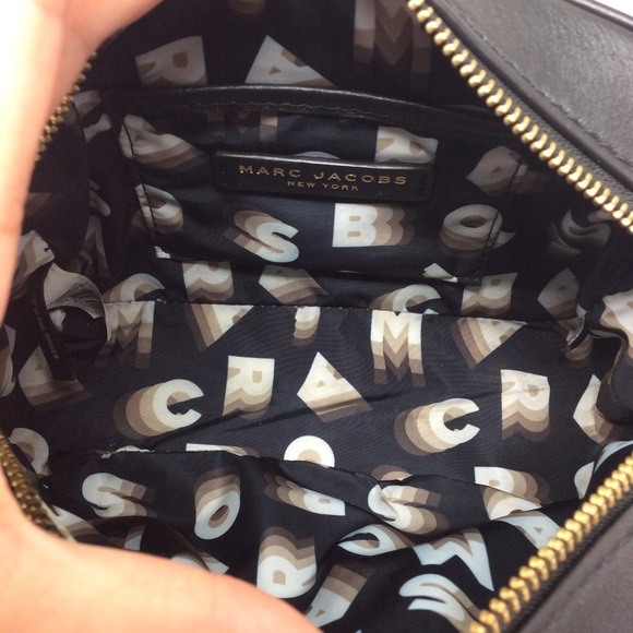 Marc Jacobs Signet Flash Black Smooth Leather Camo Camera Crossbody Bag - Picture 13 of 16